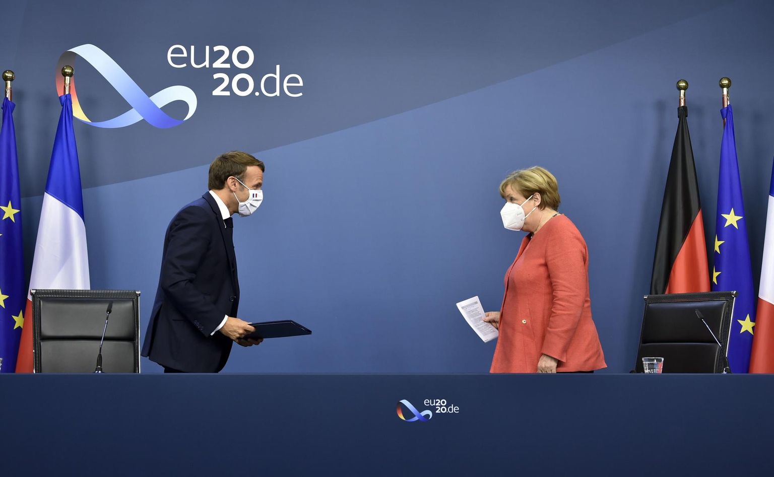 Prantsusmaa president Macron ja Saksamaa kantsler Angela Merkel tippkohtumisel. Suvel otsustati, et miljardid tulevad, kuid praegu on eurod väärtuseküsimuse taha kinni jäänud.
