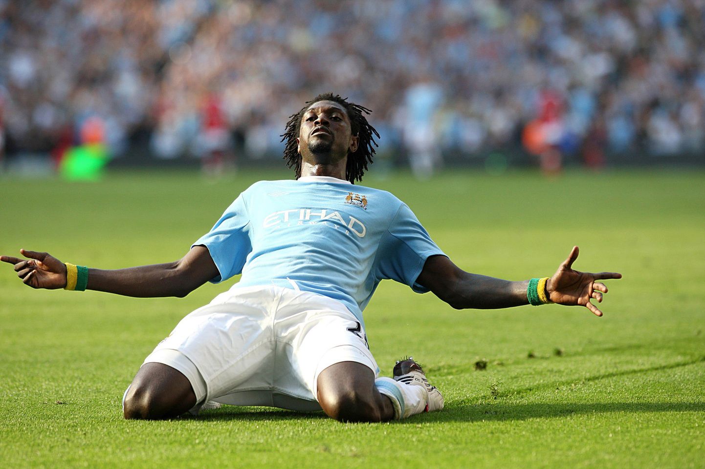 Emmanuel Adebayor Manchester City särgis.