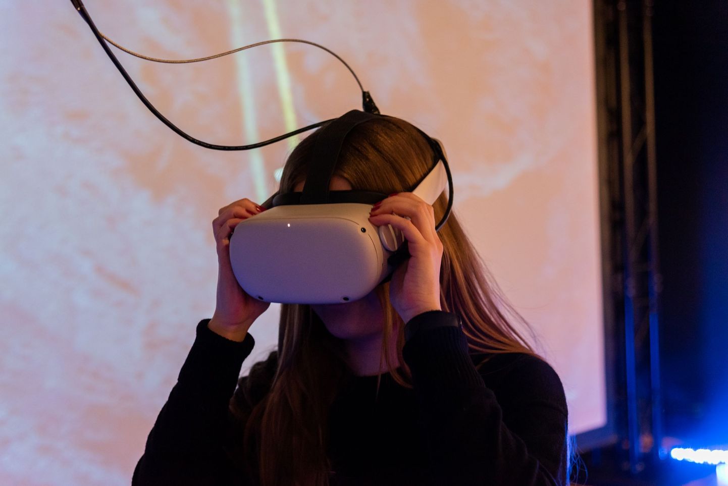 VR-prillidega lumisest nõlvast alla kihutamine on ühteaegu lõbus nii 5- kui ka 50-aastasele.
