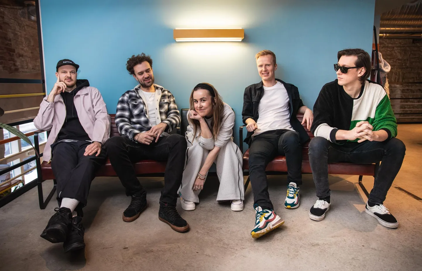 Vasakult: Jaan Jaago, DJ Philgood, Kristel Aaslaid, Raul Ojamaa, Kostja Tsõbulevski. Gram of Funi liikmetest on puudu Muudu, kes istub karantiinis.