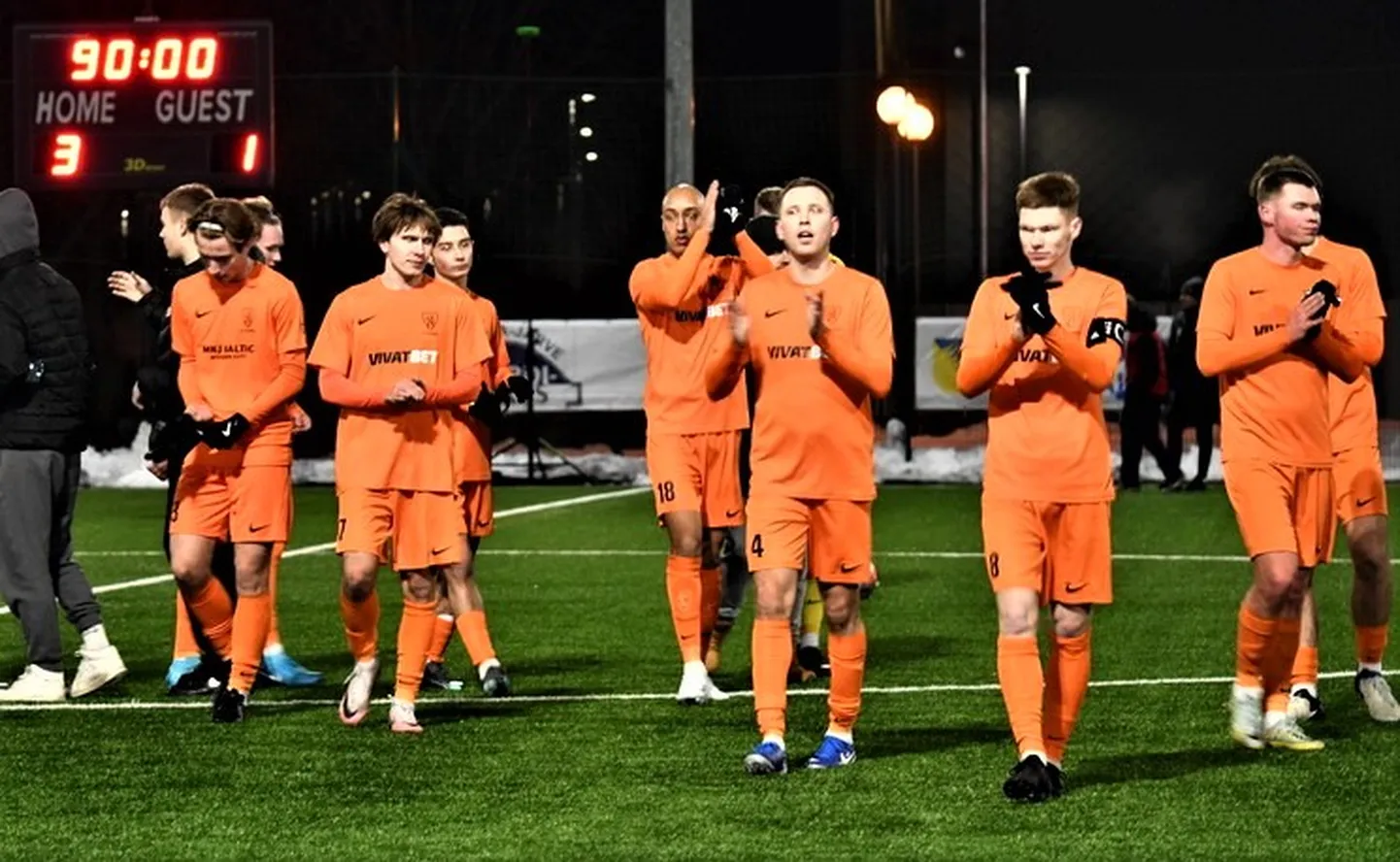 В первом матче сезона йыхвиский "Phoenix" обыграл городскую команду Пайде U21 со счетом 3:1.