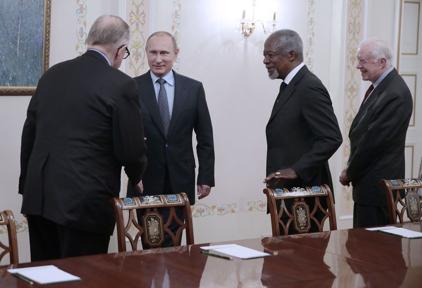 Marti Ahtisaari, Kofi Annan ja Jimmy Carter kohtumas Vladimir Putiniga.