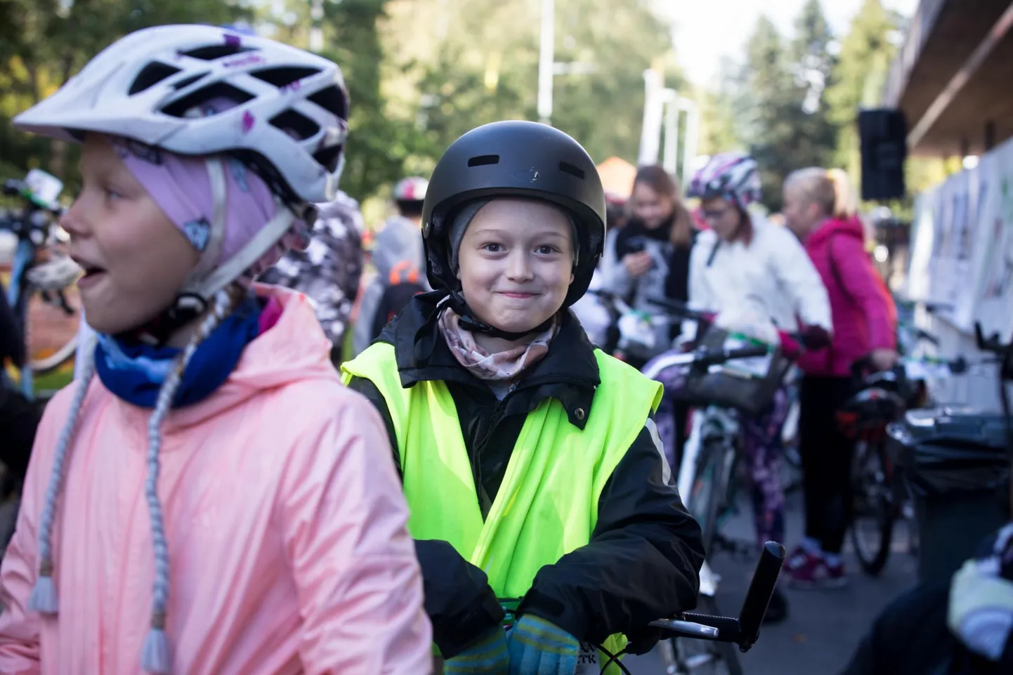Pärnumaa suurimaks spordinädala sündmuseks kujunes ligemale 500 eri eas sõitjat kokku toonud rattaretk.