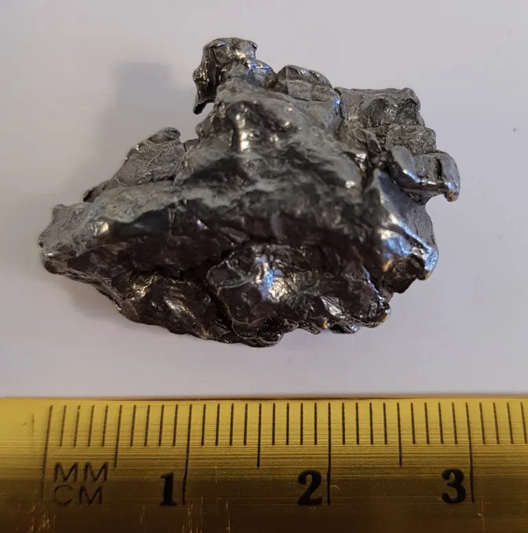 Raudmeteoriit Campo Del Cielo kukkus Maale, praeguse Argentiina pinnale umbes 4200-4700 aastat tagasi ja purunes tuhandeks tükiks.