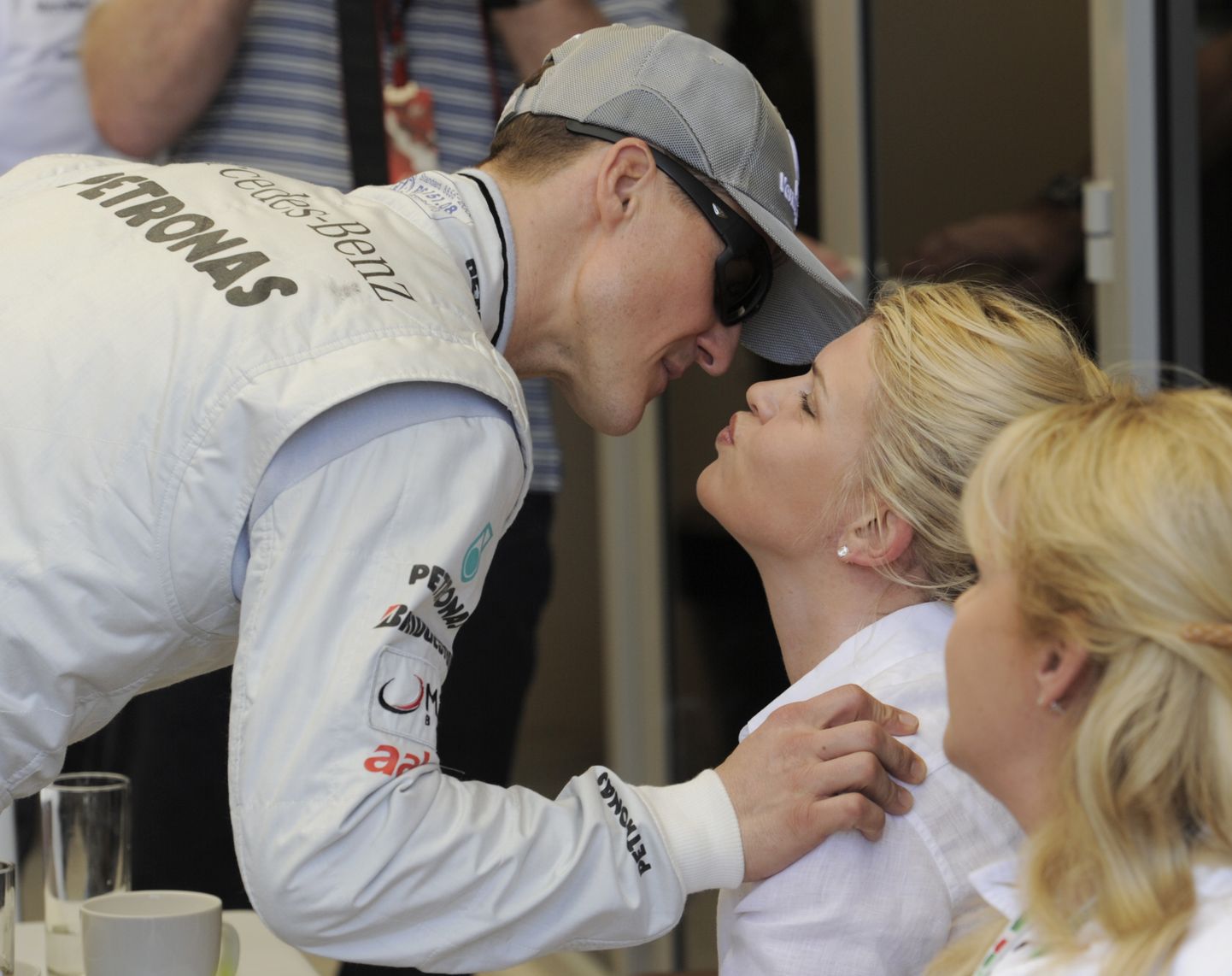 Michael Schumacher suudleb abikaasa Corinnat, 2010.