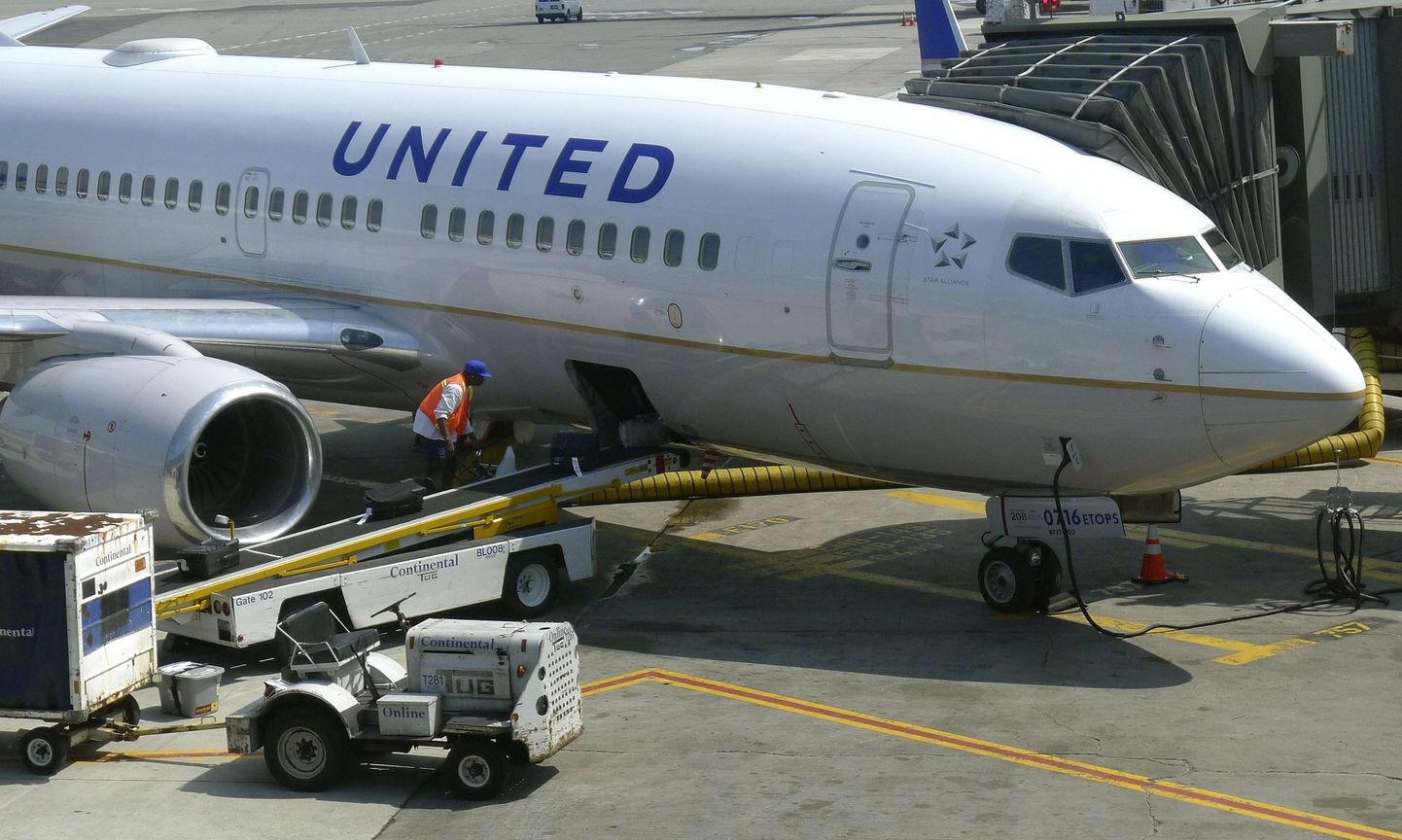 Самолет авиакомпании United Airlines.