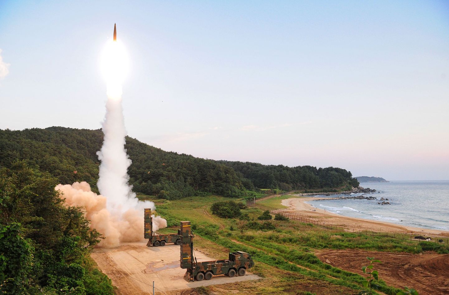 Lõuna-Korea ballistilise raketi start.