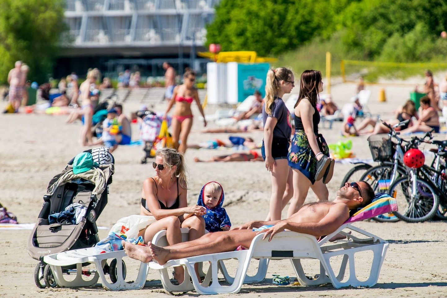 Pärnus algab rannahooaeg mai keskpaigast ja kestab 15. septembrini.