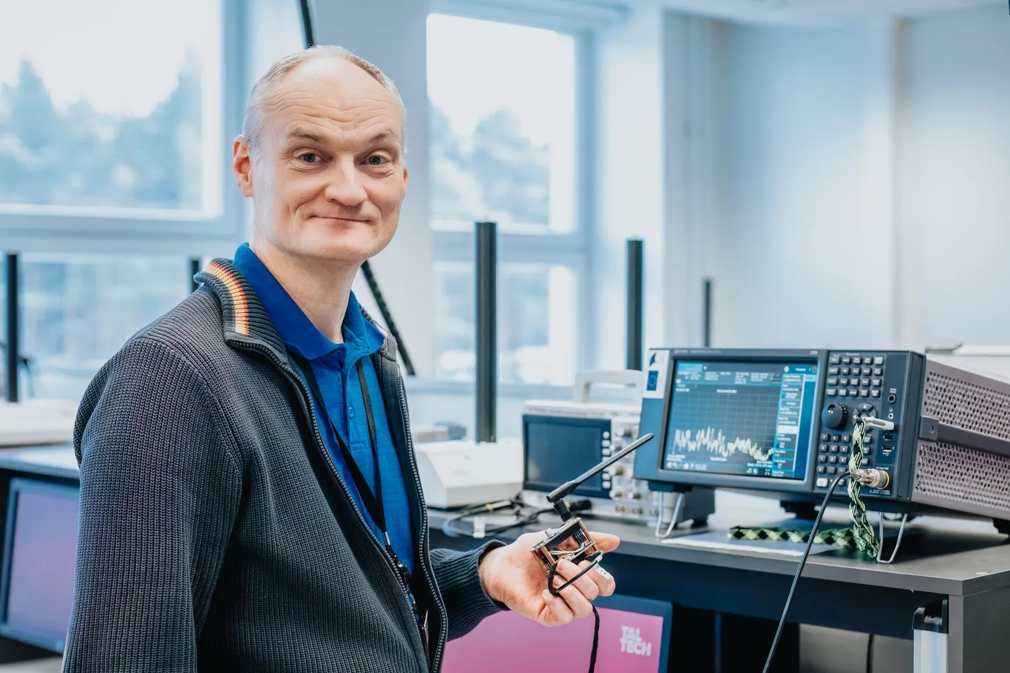 Priit Roosipuu on üllatunud, kui suure kasu annab praktiline kogemus erinevate sidevõrkudega nii õpetamises kui ka teadusprojektide toetamisel.