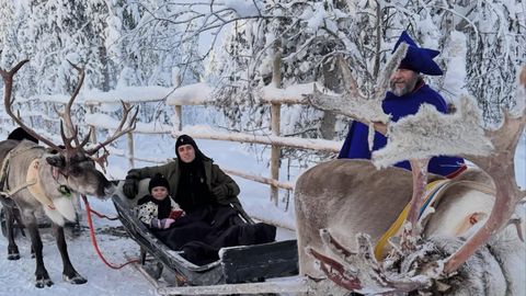 FOTOD ⟩ Jalgpallitäht nautis perega jõulupühi Lapimaal
