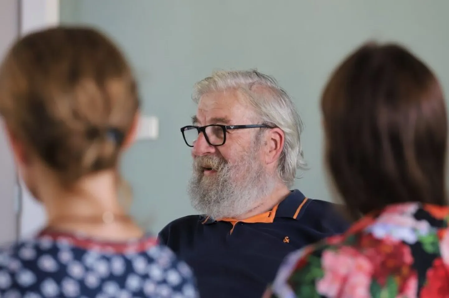 Lavastaja Priit Pedajas Vanemuises lavastuse proovis.
