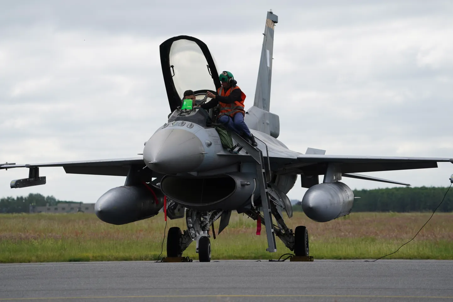 Suvel on F-16 hävitajad Ukrainas kohal ja kaitsepositsioonidel.