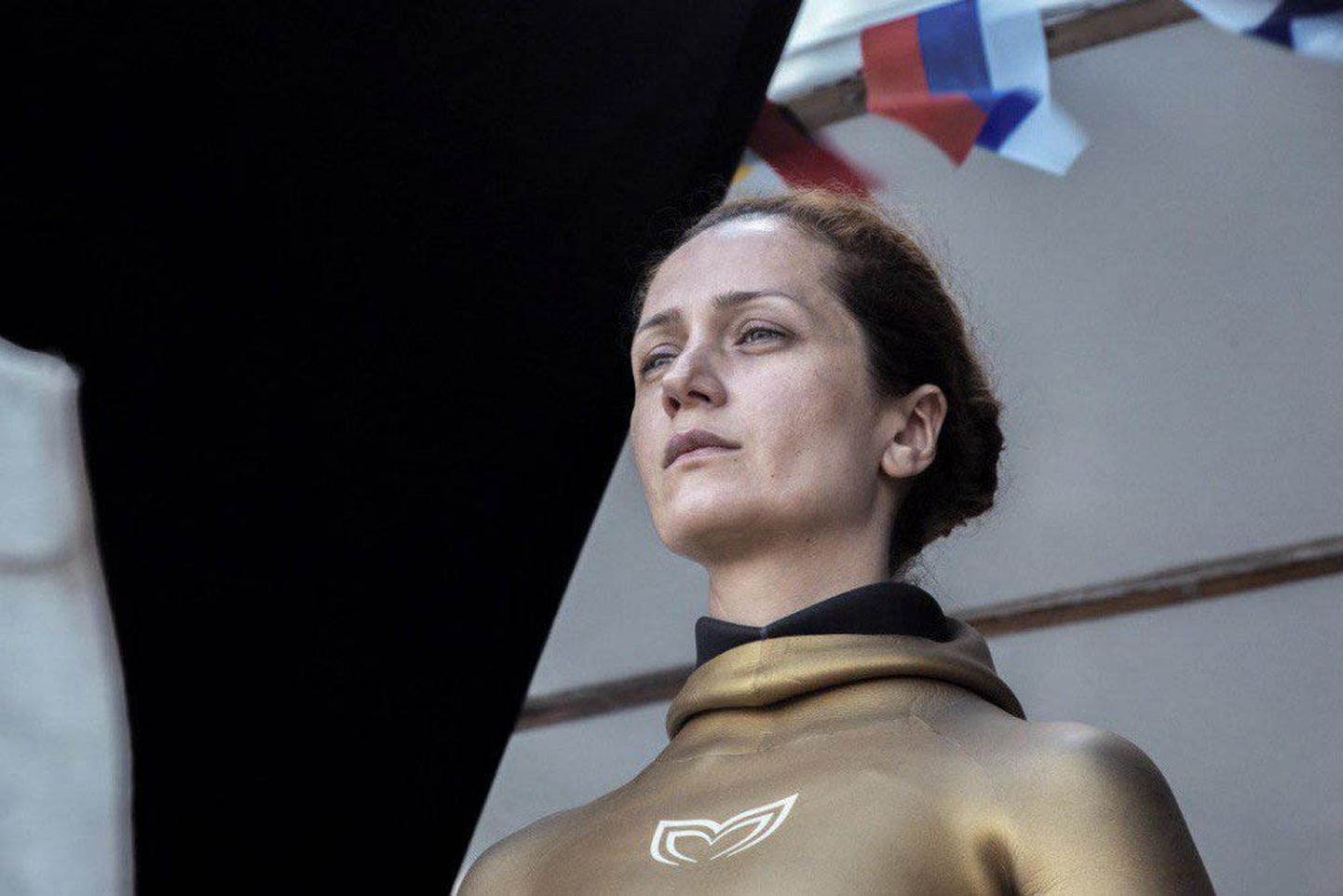 Film "Üks hingetõmme" on pühendatud sukelduja ja mitmekordse maailmarekordiomaniku Natalia Molchanova elule.