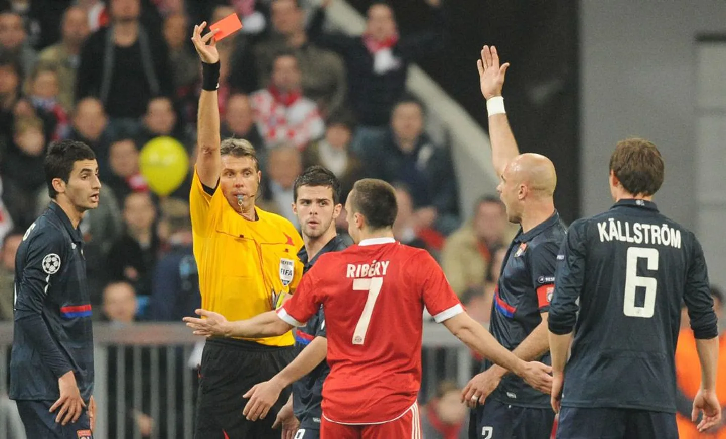 Frank Ribery pani Müncheni Bayerni 38. minutil raskesse seisu, kuid klubi tuli sellest välja.