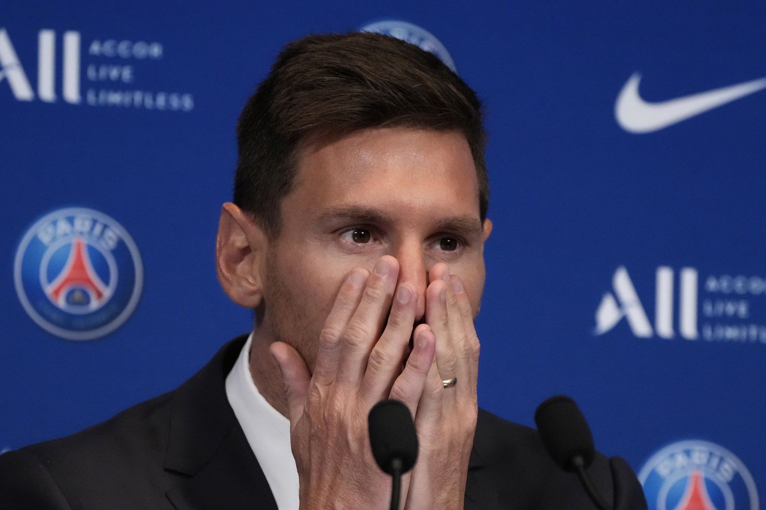 Barcelonast lahkunud  ründaja Lionel Messi oma esimesel PSG pressikonverentsil