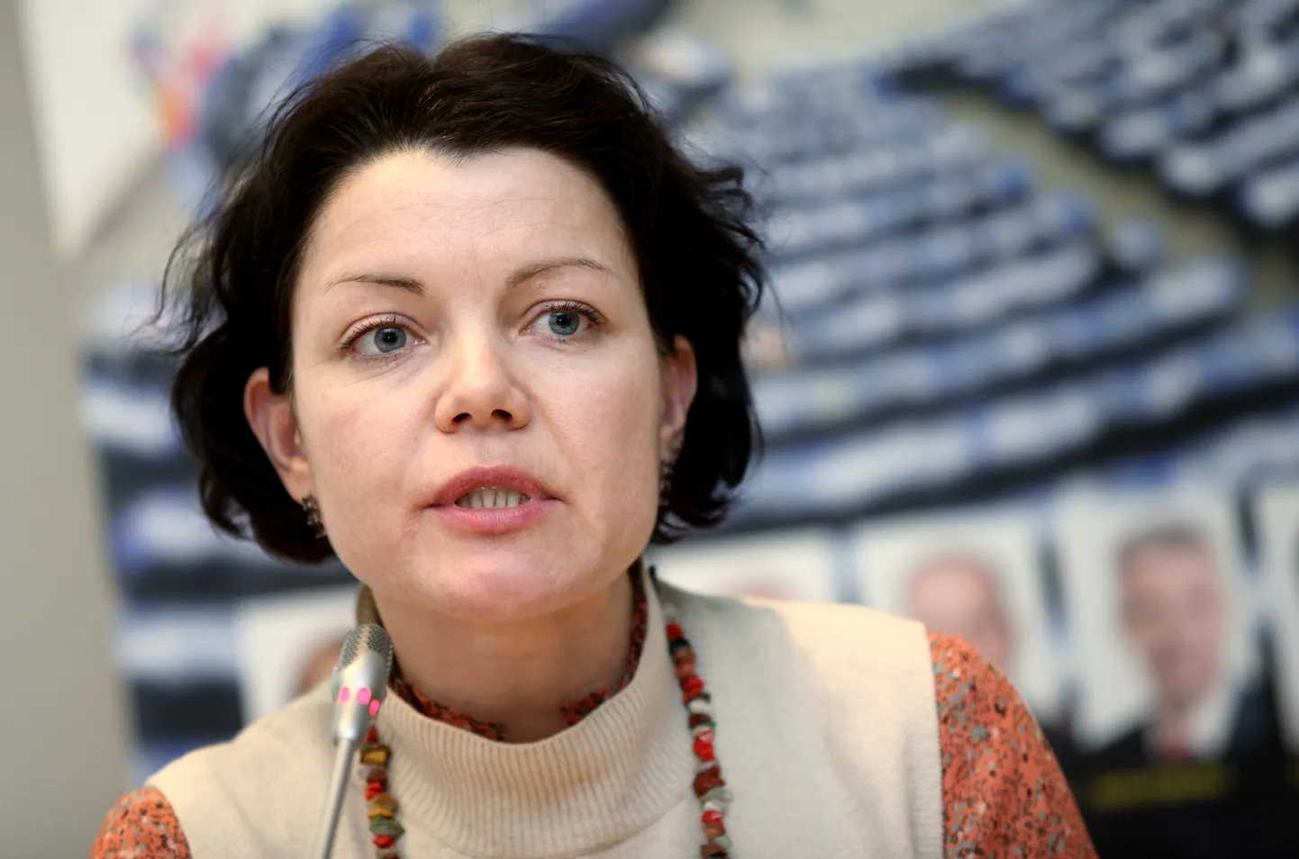 Sociālpolitoloģe, Latvijas Universitātes docente Ieva Raubiško piedalās diskusijā "Pārkāpjot robežas" par Eiropas ārējo robežu stiprināšanu.