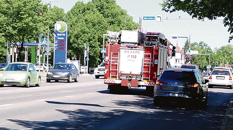 Tallinna maantee, J. V. Jannseni ja Rääma tänava risti ületavad päästjad enamasti ­vastassuuna kaudu. Nii on ohutum.