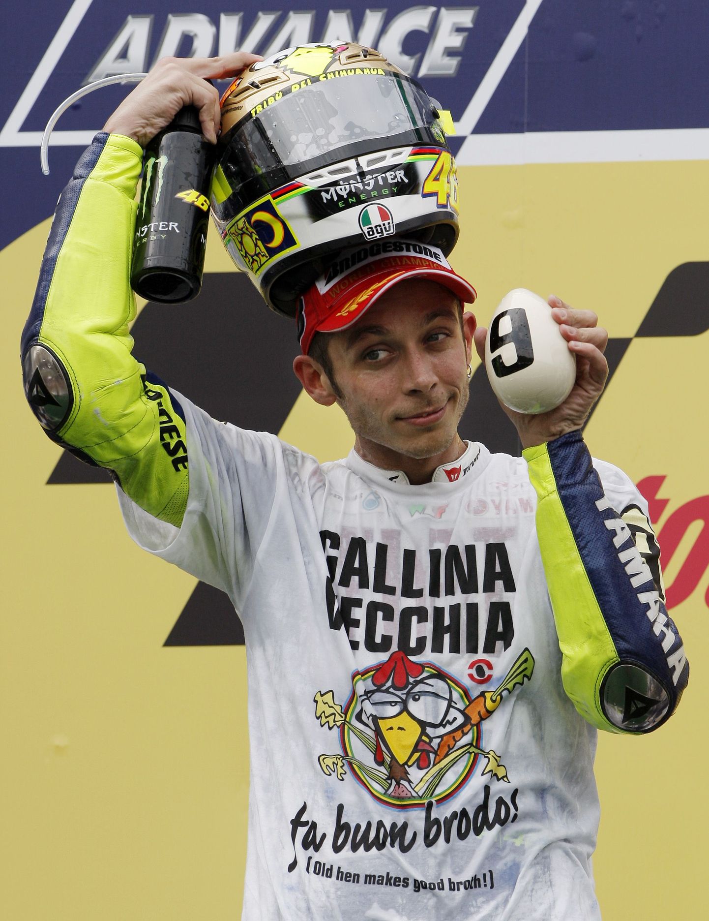 Valentino Rossi ristis oma karjääri üheksanda MM-tiitli vana kana üheksandaks munaks.
