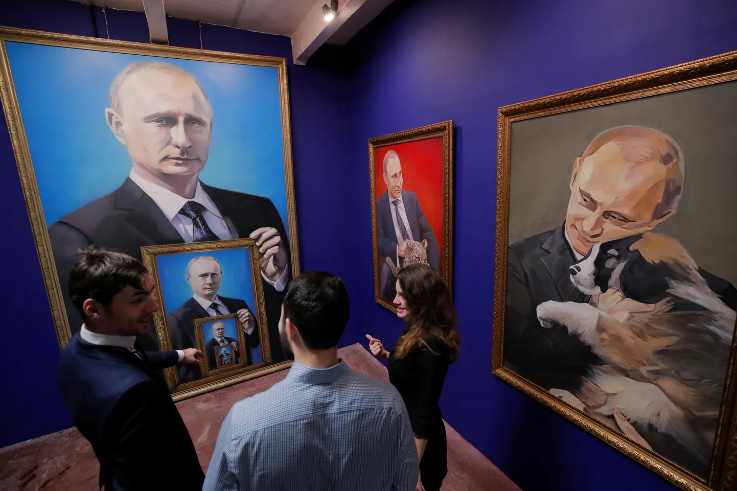 Moskvas näeb näitust, kus Venemaa presidenti Vladimir Putinit on kujutatud superkangelasena