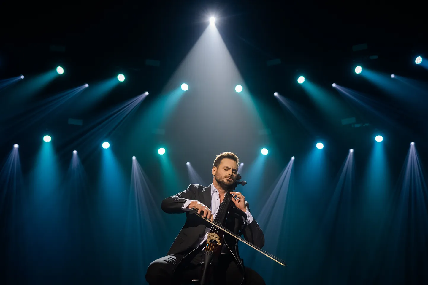 Tšellist Stjepan Hauser.