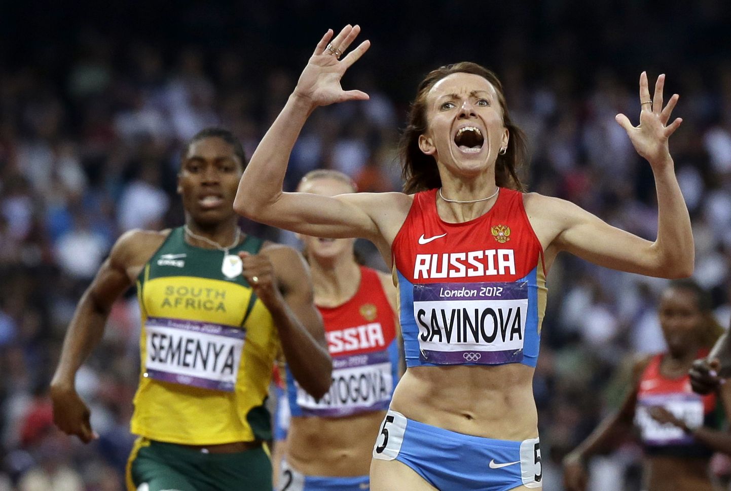Venemaa jooksja Maria Savinova ületas Londoni olümpial 800 meetri jooksus finišijoone esimesena, kuid pidi kuldmedalist siiski suu puhtaks püsima - doping.