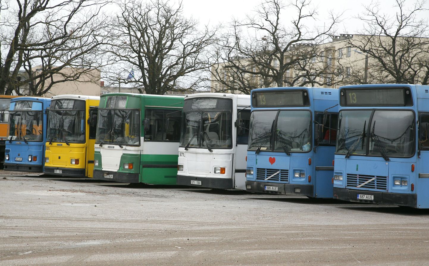 Pärnus vähendatakse linnabusside sõiduplaanijärgset veomahtu ligi kümnendiku võrra.