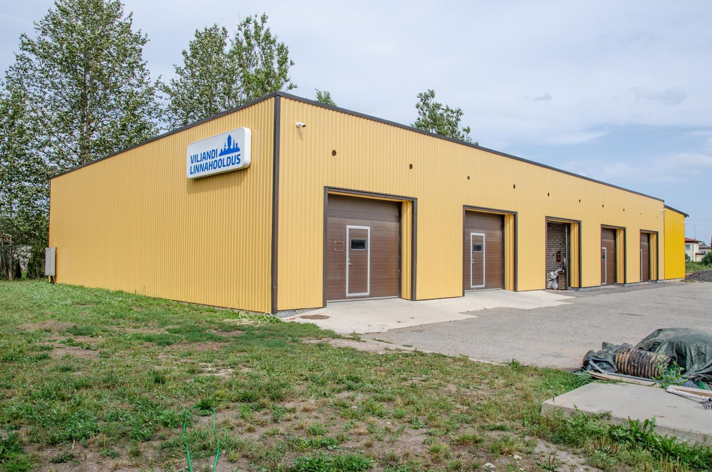 Viljandi Linnahoolduse tarvis ehitatakse ümber Musta teel asuvad Viljandi Veevärgi garaažiboksid.