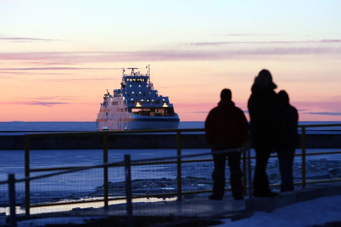 Täna Saaremaa Laevakompaniile üle antav parvlaev Saaremaa on suures osas identne fotol oleva parvlaevaga Muhumaa.