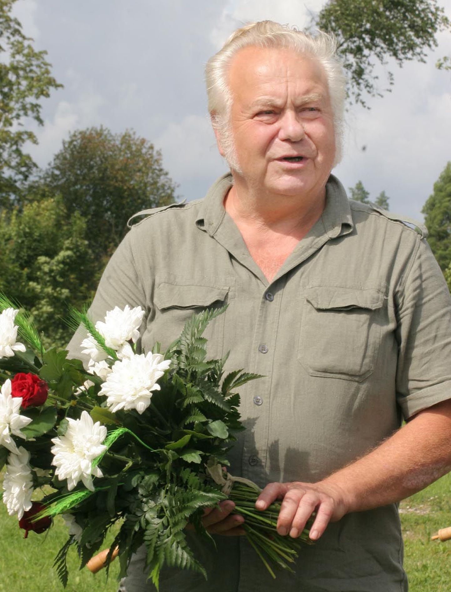 “Jakobsoni tarkus, mida ta põllumeestele on jaganud, ütleb: sul peab oma põllule vastavalt karja olema,” lausus “Pärnumaa populaarseim põllumees 2009” Uno Annus.