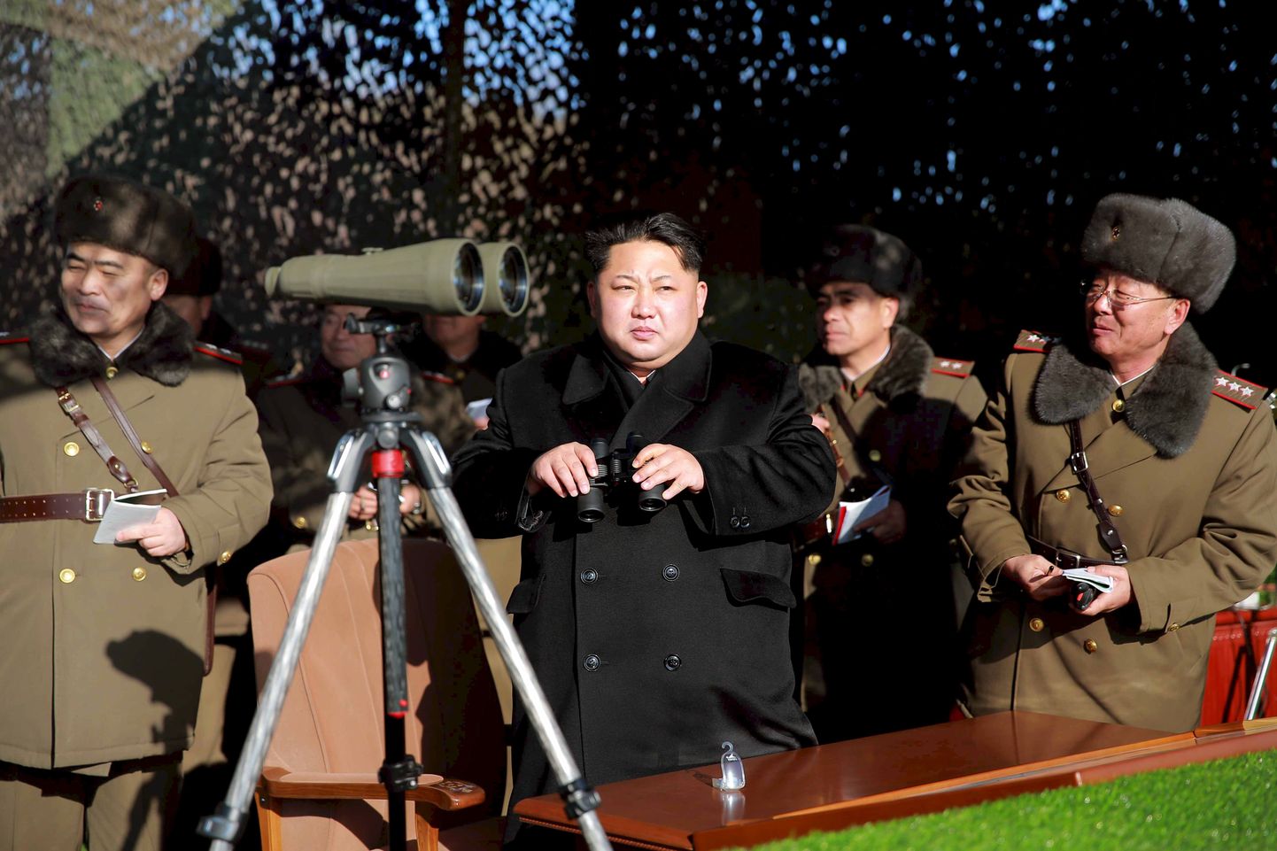 Kim Jong Un tuumakatsetusel.