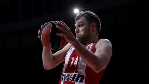 Vezenkovs nosaukts par Eirolīgas vērtīgāko spēlētāju