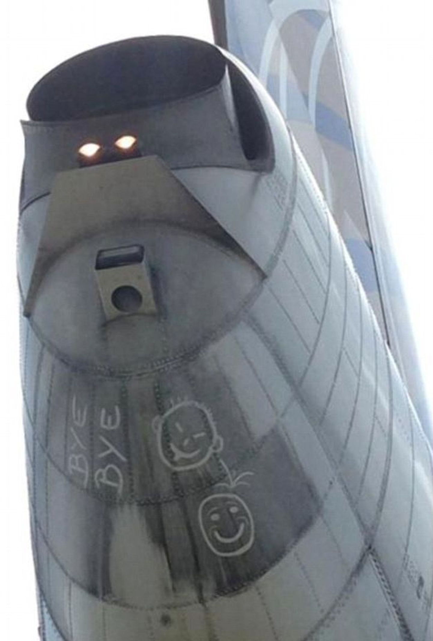 United Airlines lennuki sabaosas oli «Bye bye» ja kaks nägu