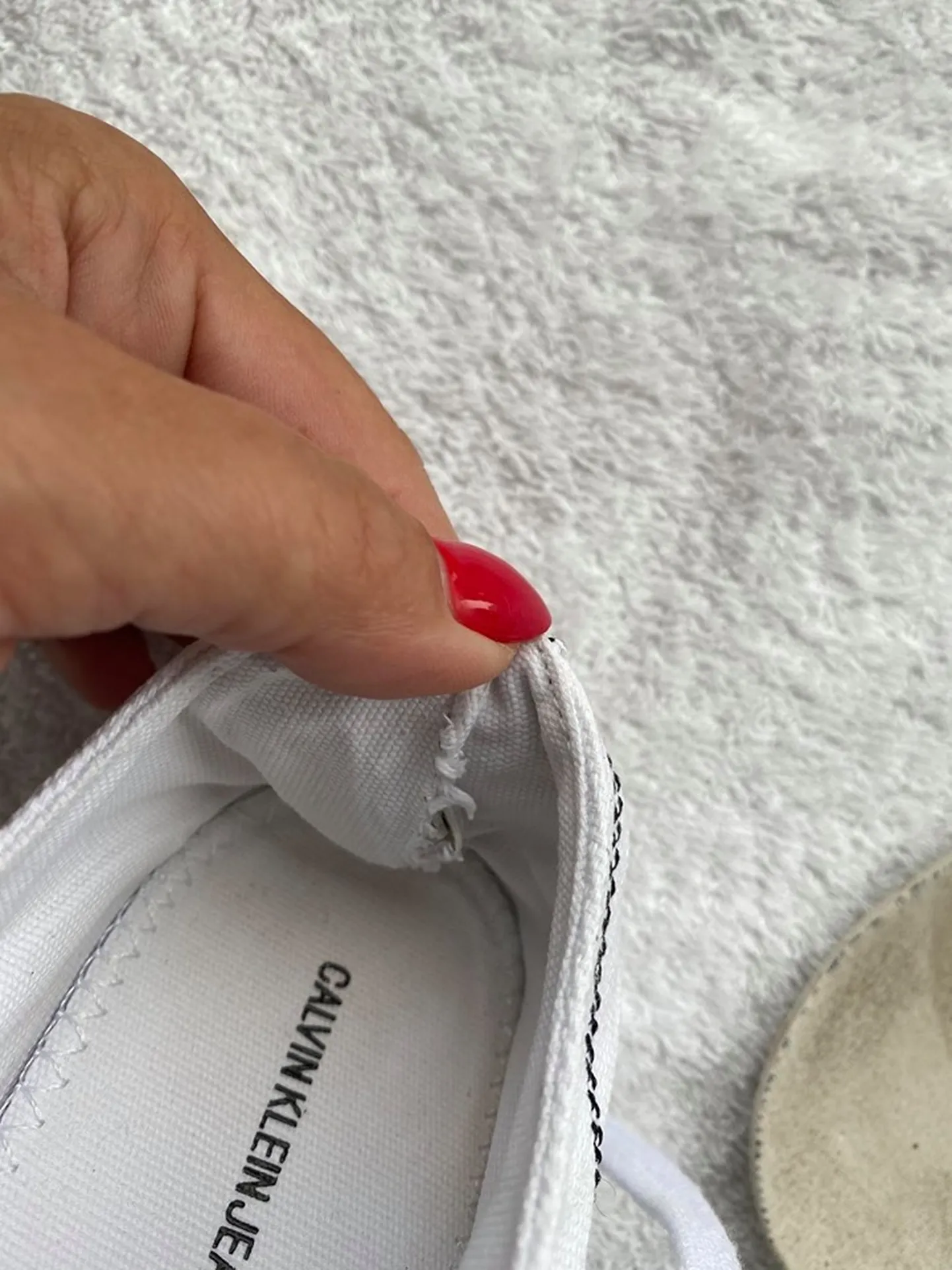Такого от Calvin Klein Анна не ожидала.