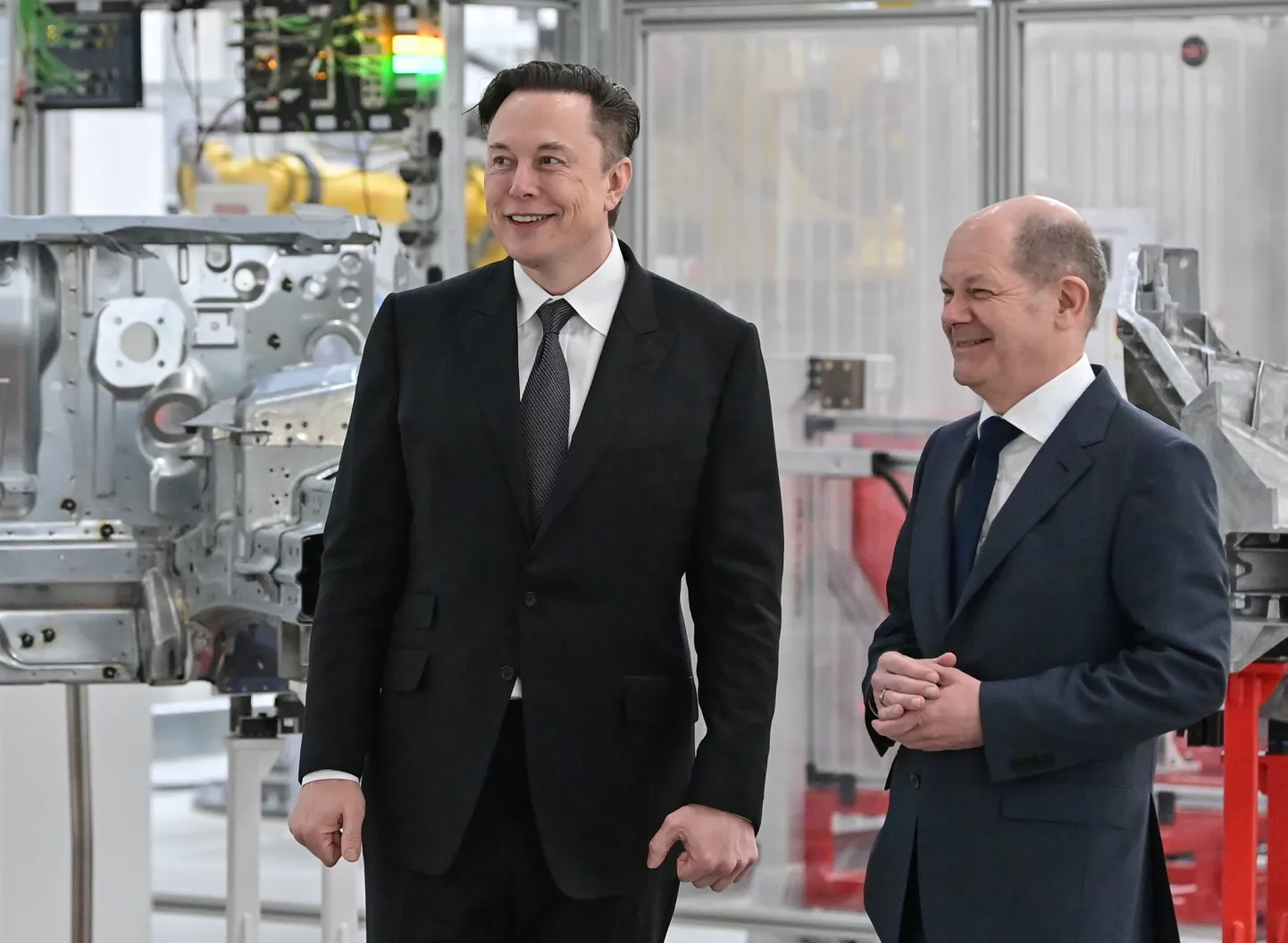 Saksa kantsler Olaf Scholz ja miljardär Elon Musk Tesla tehase avamisel Brandenburgi liidumaal. 22. märts 2022.