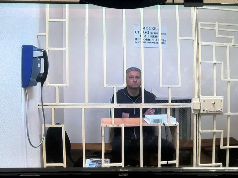 Timur Ivanov oli üks esimesi arreteerituid, kes peeti kinni enne Sergei Šoigu väljavahetamist. Ivanov Moskva linnakohtus 8. mail 2024.
