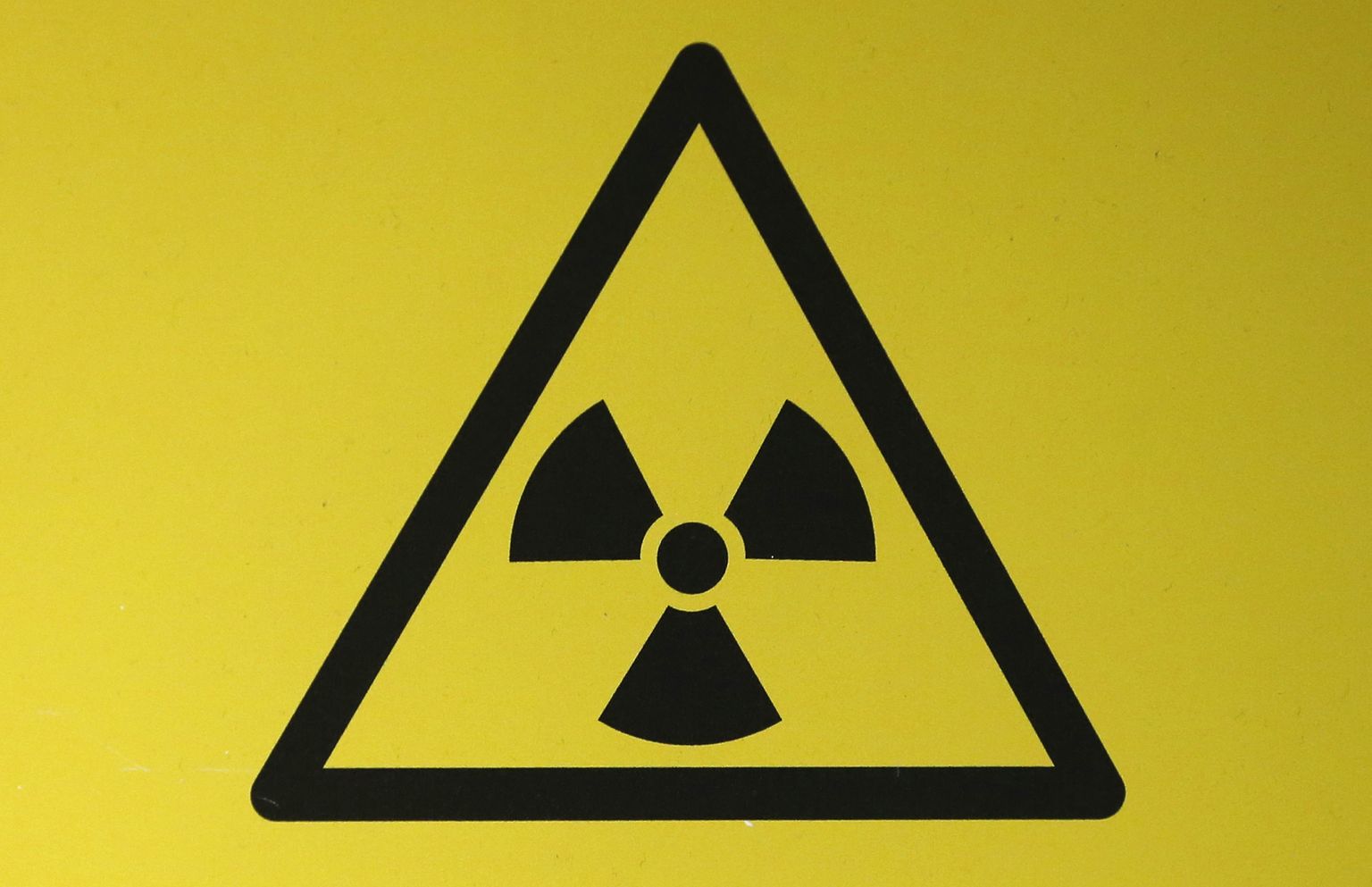 Radioaktiivse ohu märk.