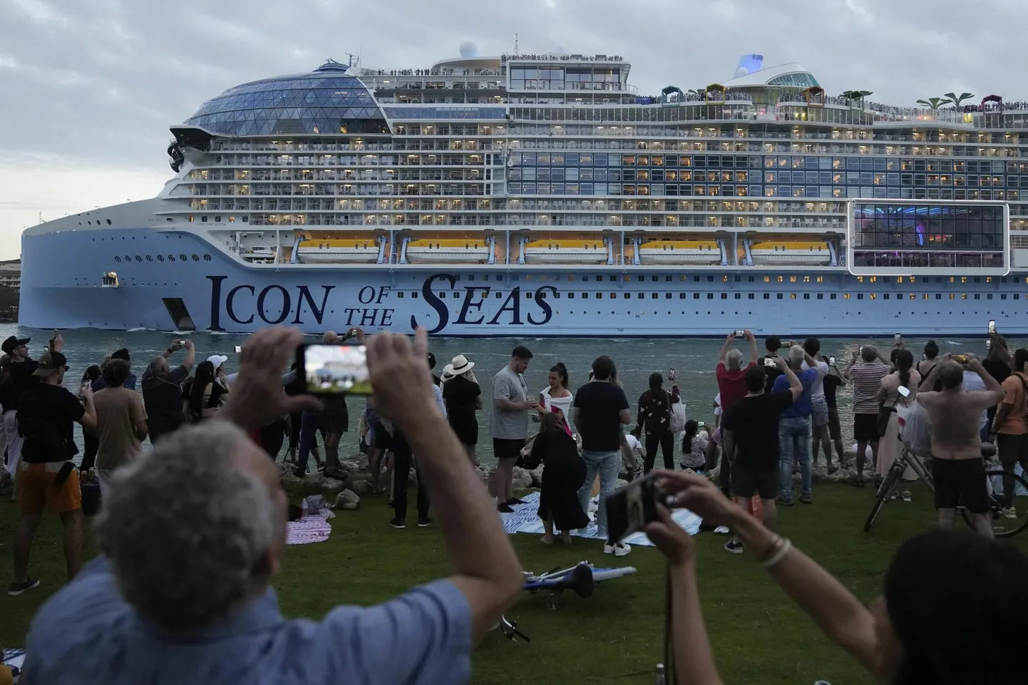 Maailma suurim kruiisilaev Icon of the Seas seilas oma esimesele reisile Miami sadamast (Florida) selle aasta 27. jaanuaril.
