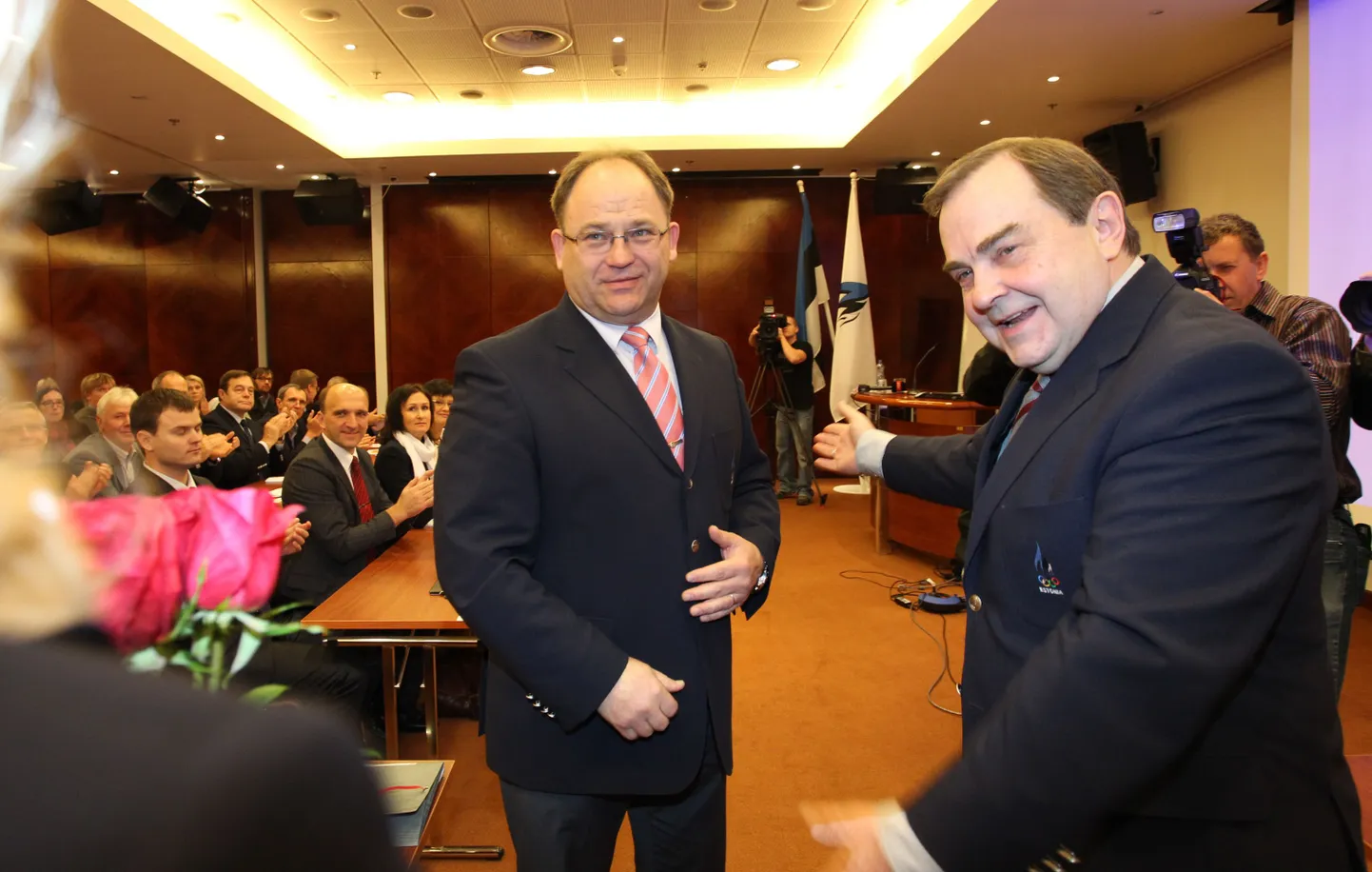 Eesti Olümpiakomitee uus president Neinar Seli ja endine president Mart Siimann.