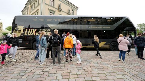 Kahekorruselised bussid tõid Tallinn–Tartu liinile rekordarvu reisijaid