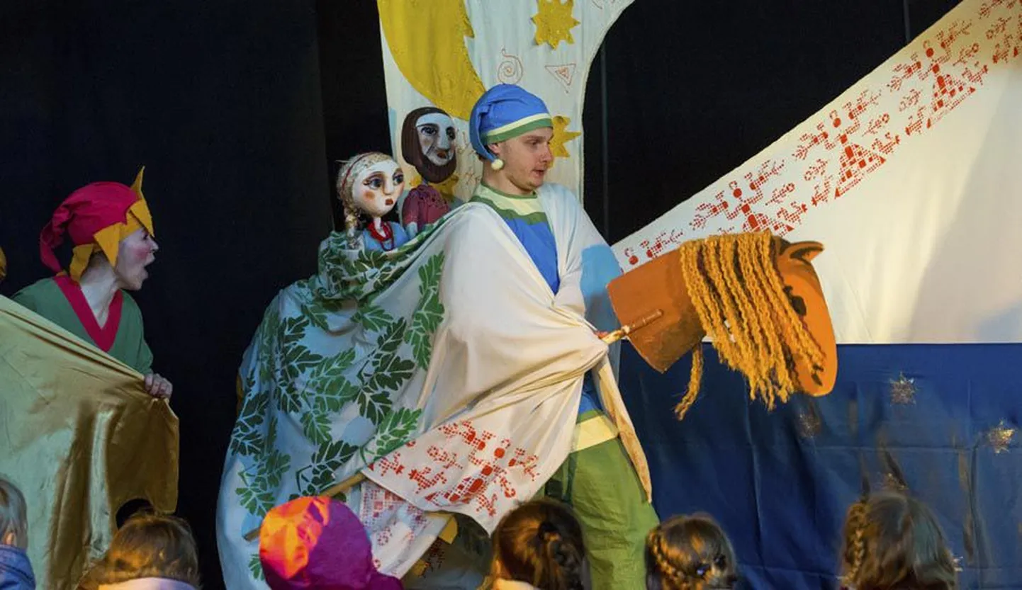 Vene nukuteater tuli festivalile lavastusega «Jutustus tsaar Saltaanist».