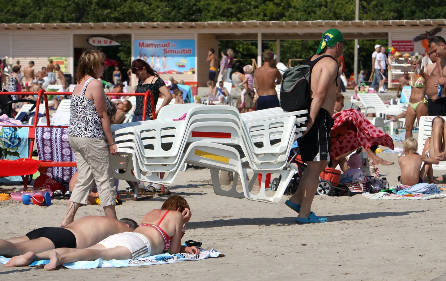 Päikeselise ilmaga on Pärnu rand üks parimaid paiku, kus vaba aega veeta.