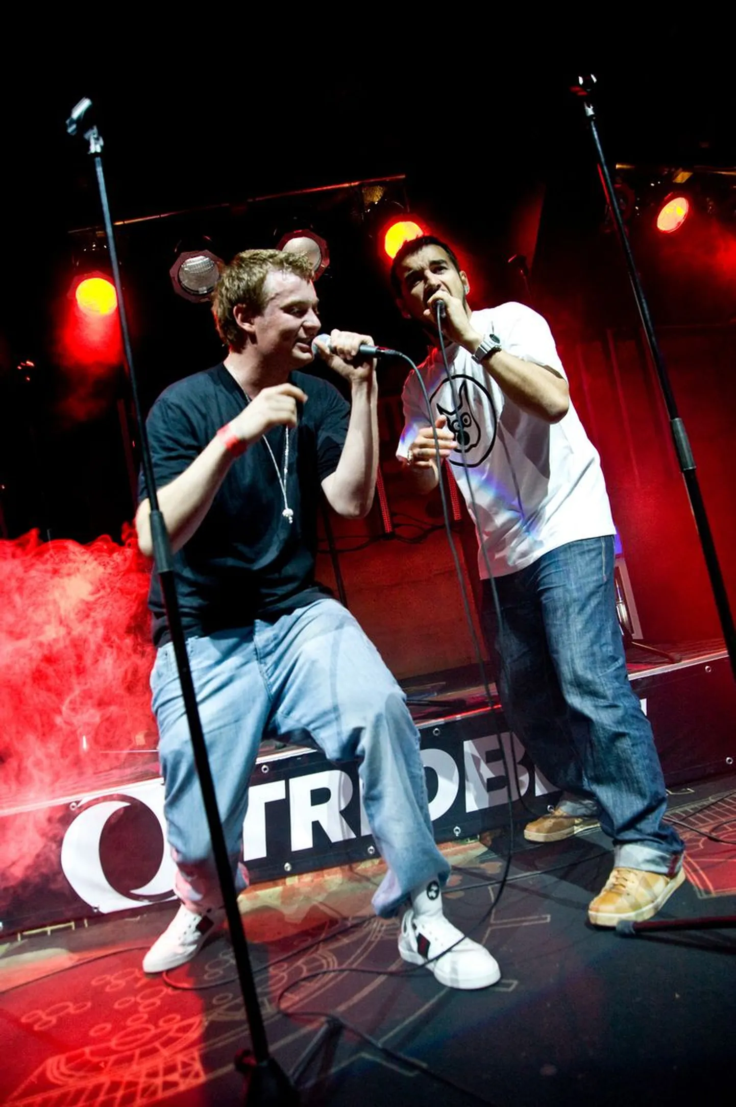 East 17 kontsert ööklubis Parlament