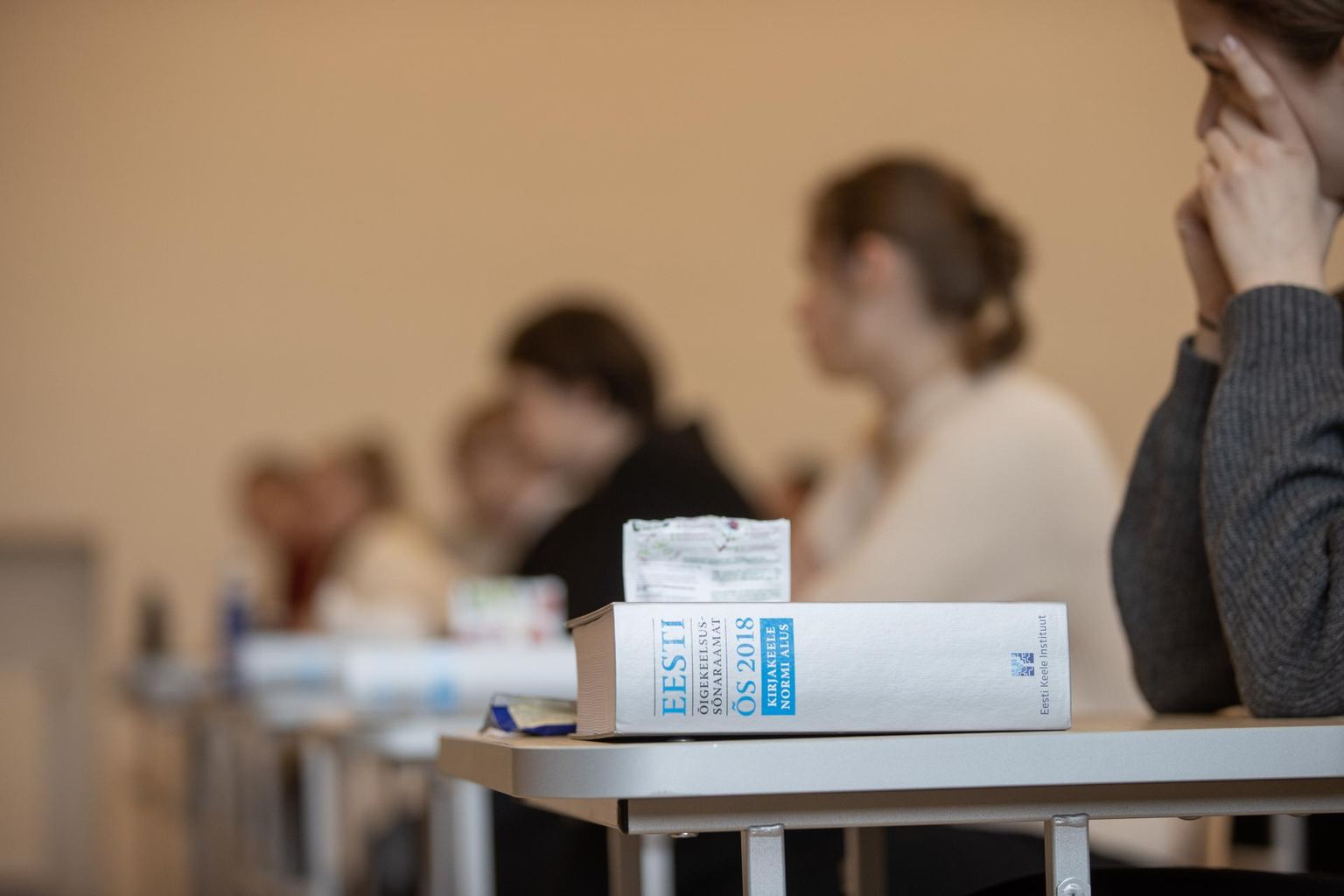 امتحان اللغة الإستونية في صالة Kadriorg الألمانية للألعاب الرياضية.