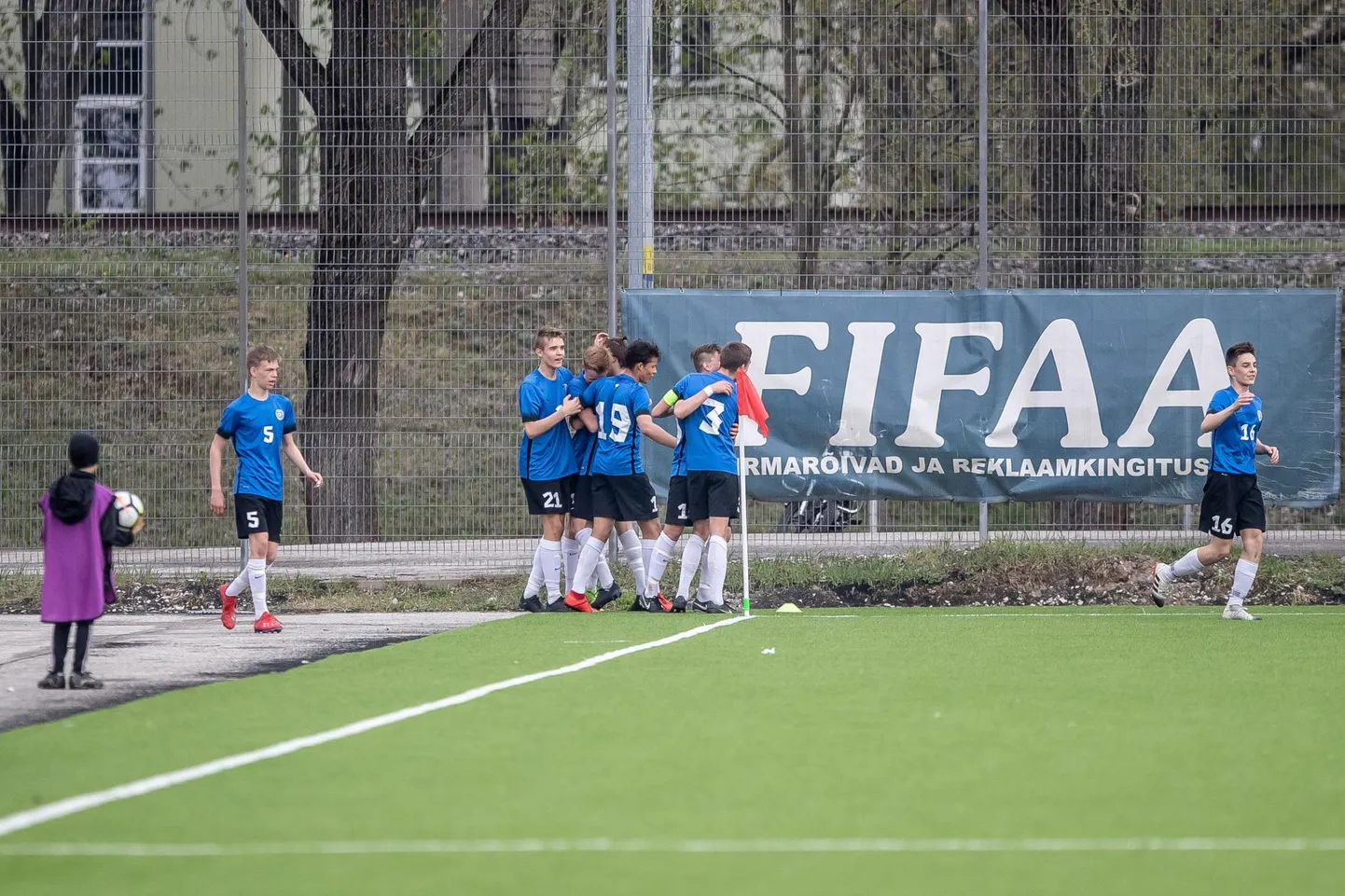 Noored sinisärgid lõpetasid kena nädala 2:0 võiduga Leedu üle.