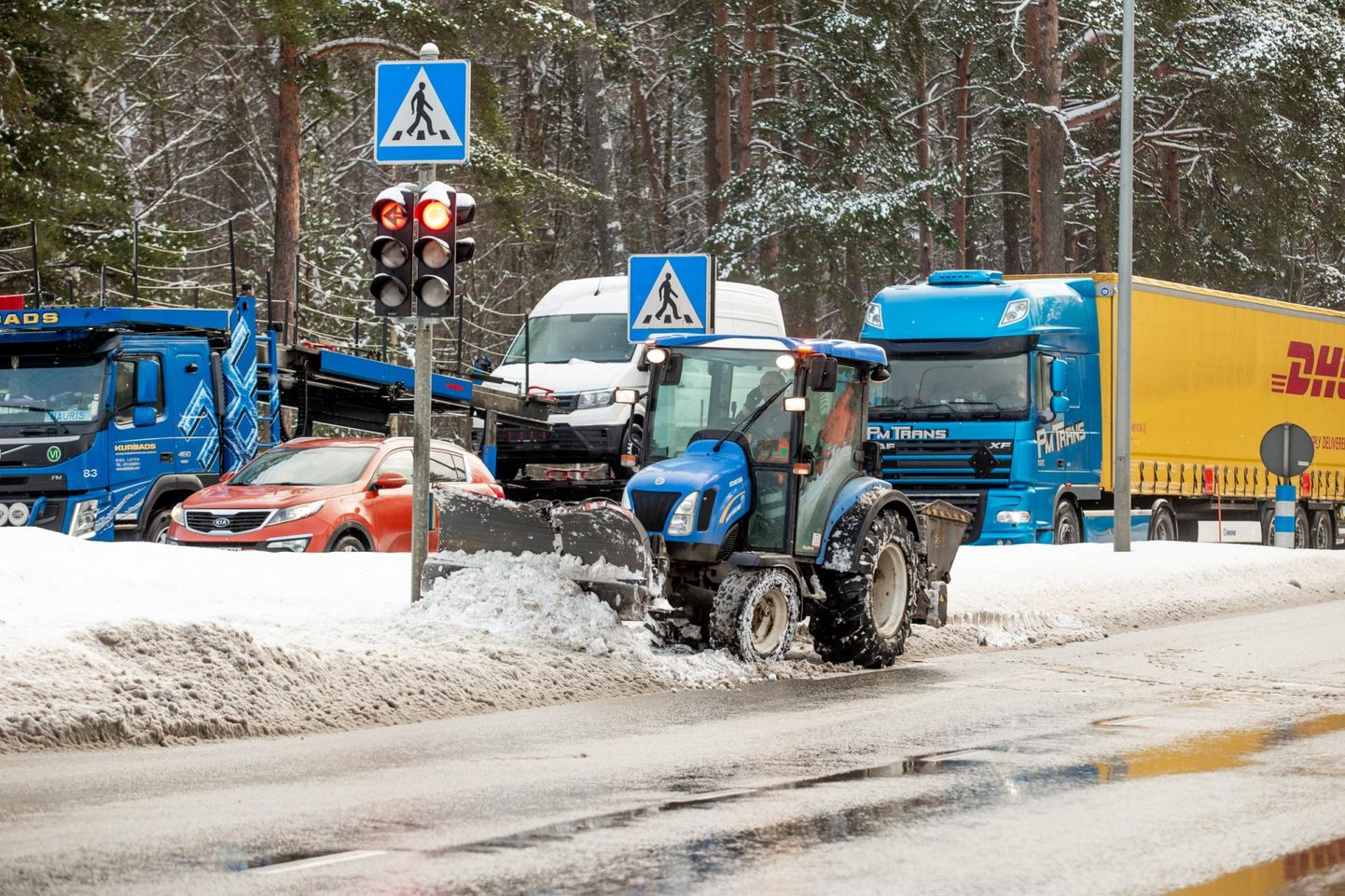 Eelmise aasta jaanuaris maksis Pärnu linnavalitsus tänavate talvise hoolduse eest 106 000, tänavu 309 000 eurot.