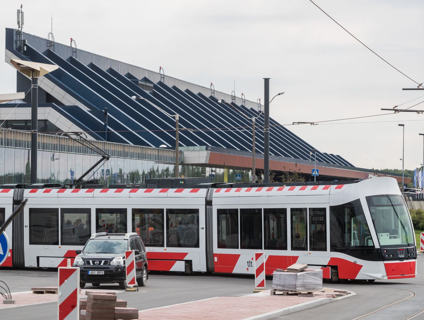 Lennujaama viiva trammitee ehitamisest jäi üle 12 miljonit eurot.