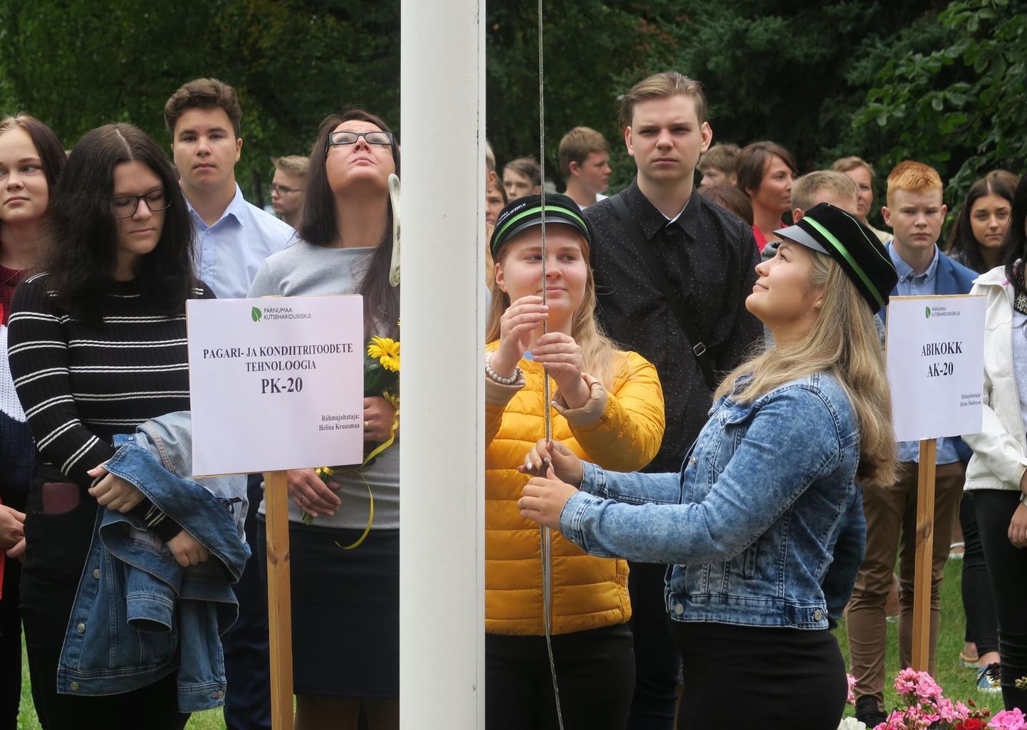 Pärnumaa kutsehariduskeskus alustas kooliaastat lipu heiskamisega.