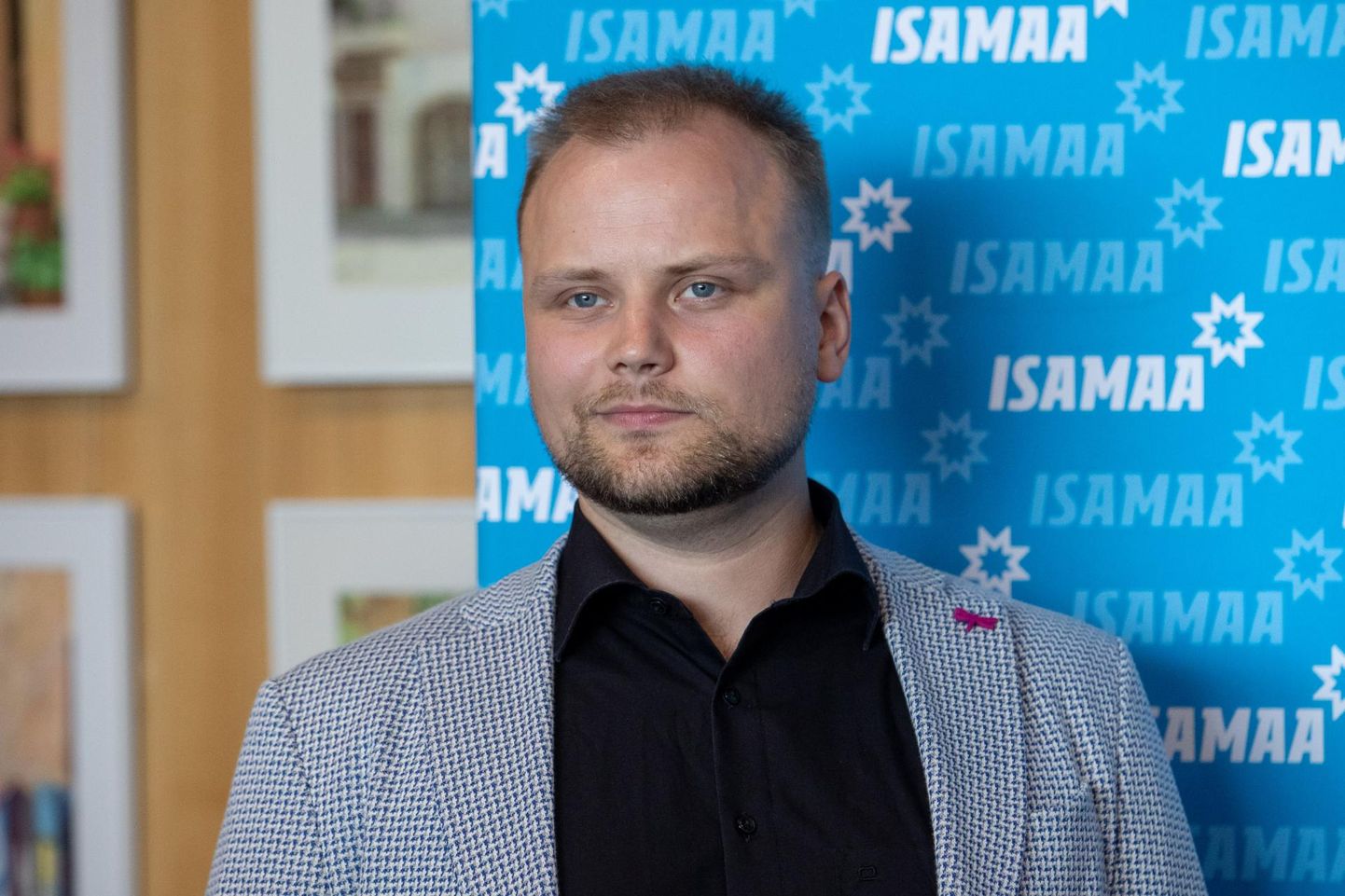 Majandusanalüütik Kristjan Järvanist sai Kaja Kallase uues valitsuses ettevõtlus- ja infotehnoloogiaminister. Ühtlasi esitas ta avalduse Isamaa erakonnaga liitumiseks.