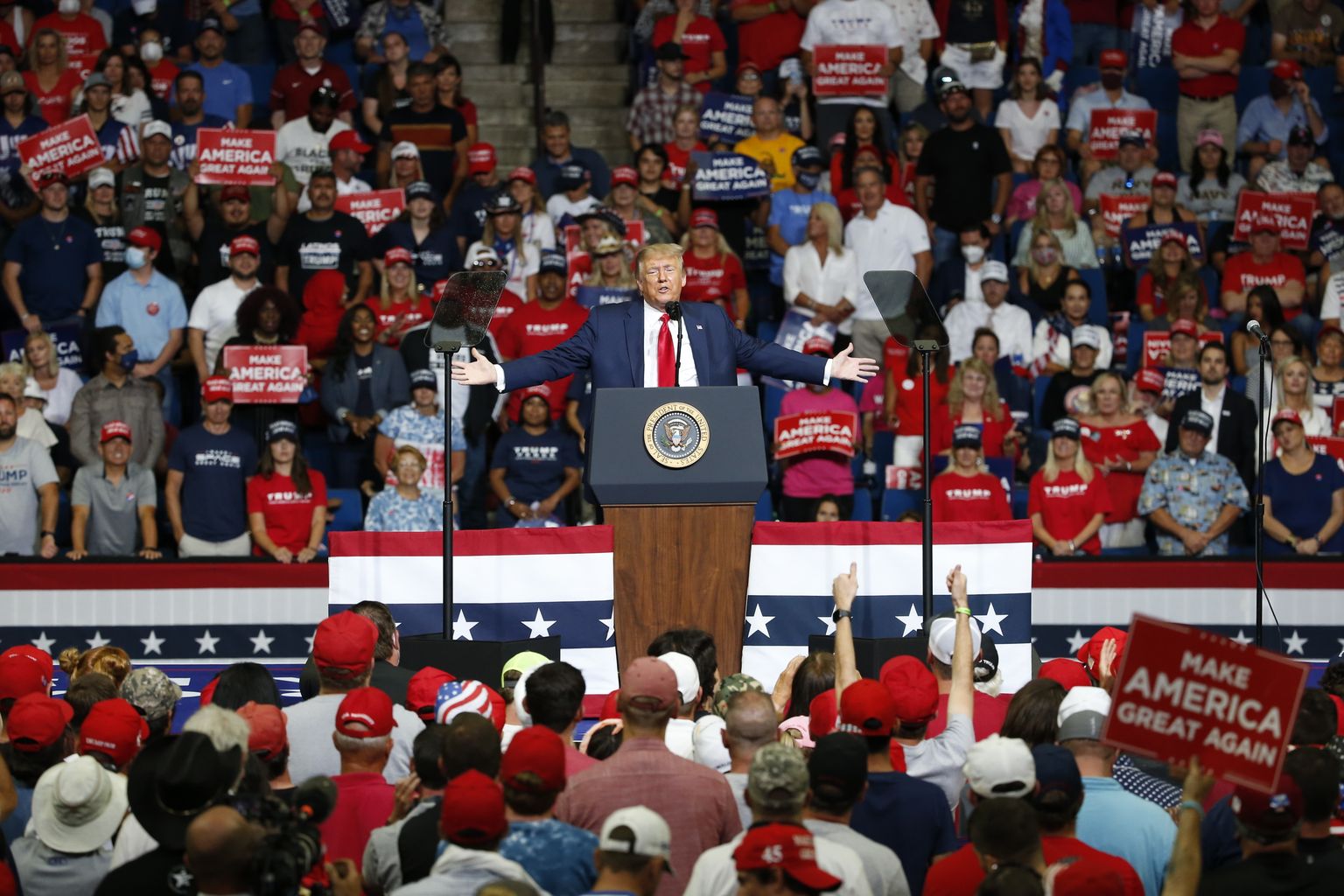 President Donald Trump esinemas laupäeval Oklahoma osariigis Tulsas oma esimesel tagasivalimiskampaania üritusel alates märtsi algusest.
