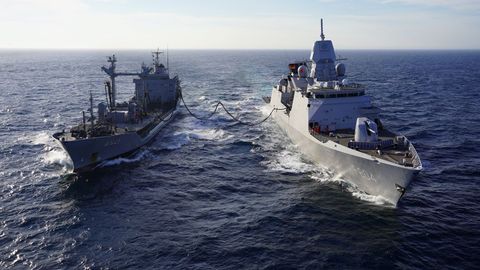 Rīgā ienāk NATO 1. pastāvīgās jūras grupas kuģi